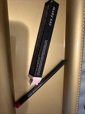 Mary Kay Lip Liner Pencil - Rose Red